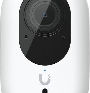 يوبيكويتي | كاميرا فورية يونيفي G4 | 2K HD 30 اطار في الثانية مع مصابيح LED مدمجة بالاشعة تحت الحمراء | غلاف مقاوم للطقس بتصنيف IPX5 - ميكروفون...