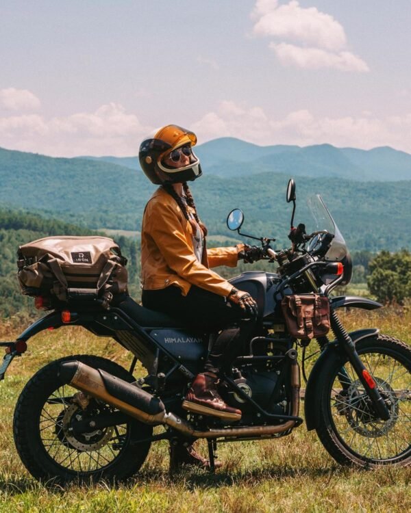 IRON JIA'S Sac Moto Etanche Sac de Selle de Moto Sac de Voyage Sac Arrière Moto avec Fermeture à Rouleau Bretelles Adapté pour Le Cyclisme, Le Camping, Les Sports Nautiques Marron-50L – Image 7